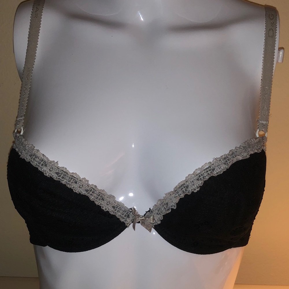 Dolce & Gabbana Black Bra with Cream Lace 34c logo pattern D&G